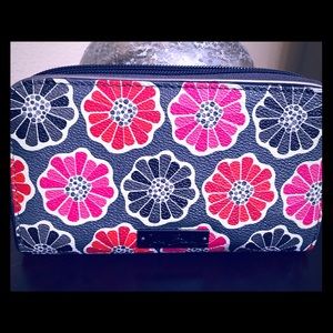 ❤ Vera Bradley wallet💫